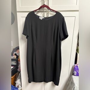 Simple Black Flattering short sleeve Dress. NEW